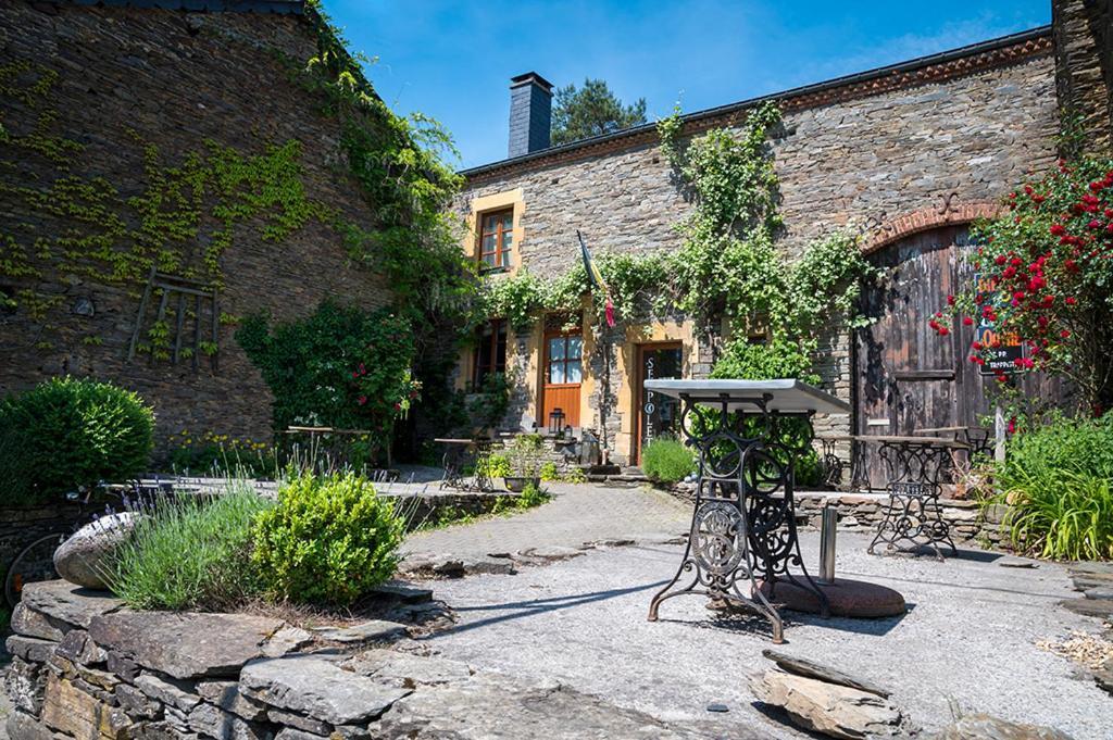 Appart Hotel Au Pied De Vigne Vresse-sur-Semois Esterno foto